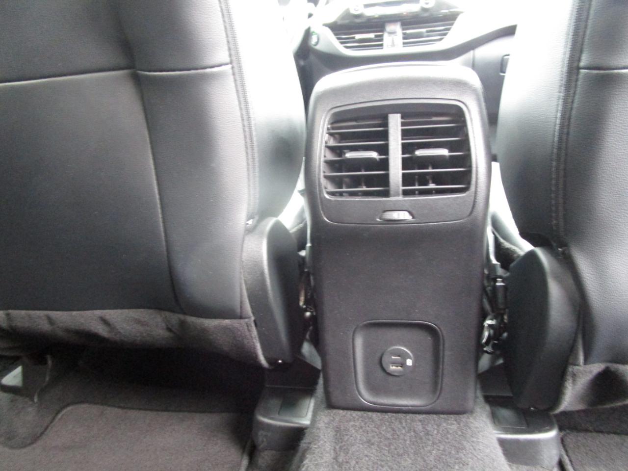 Ford Escape Titanium 4WD 2022