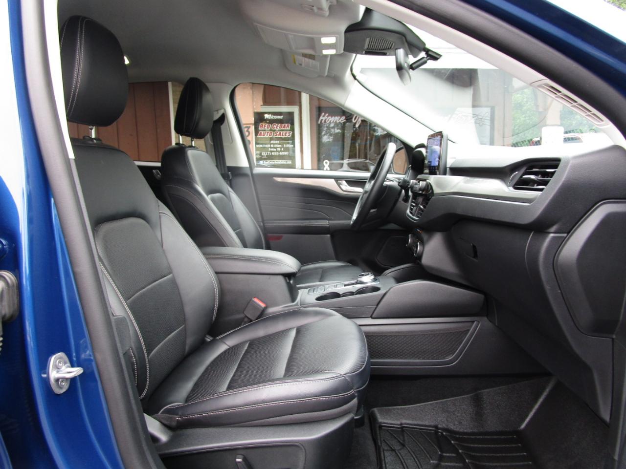 Ford Escape Titanium 4WD 2022