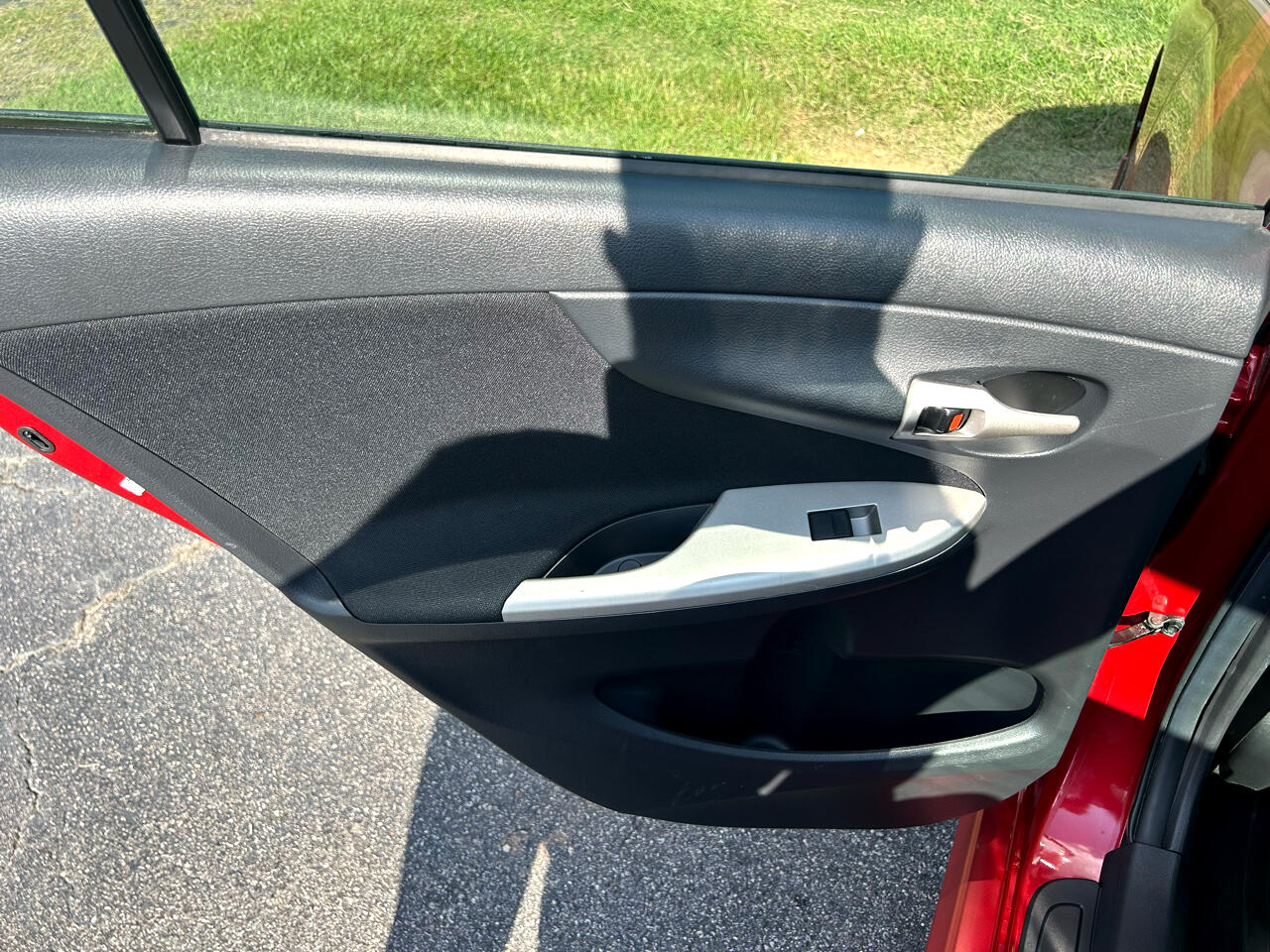 Toyota Corolla 4dr Sdn Man (Natl) 2010 Toyota Corolla 4dr Sdn Man (Natl) 2010