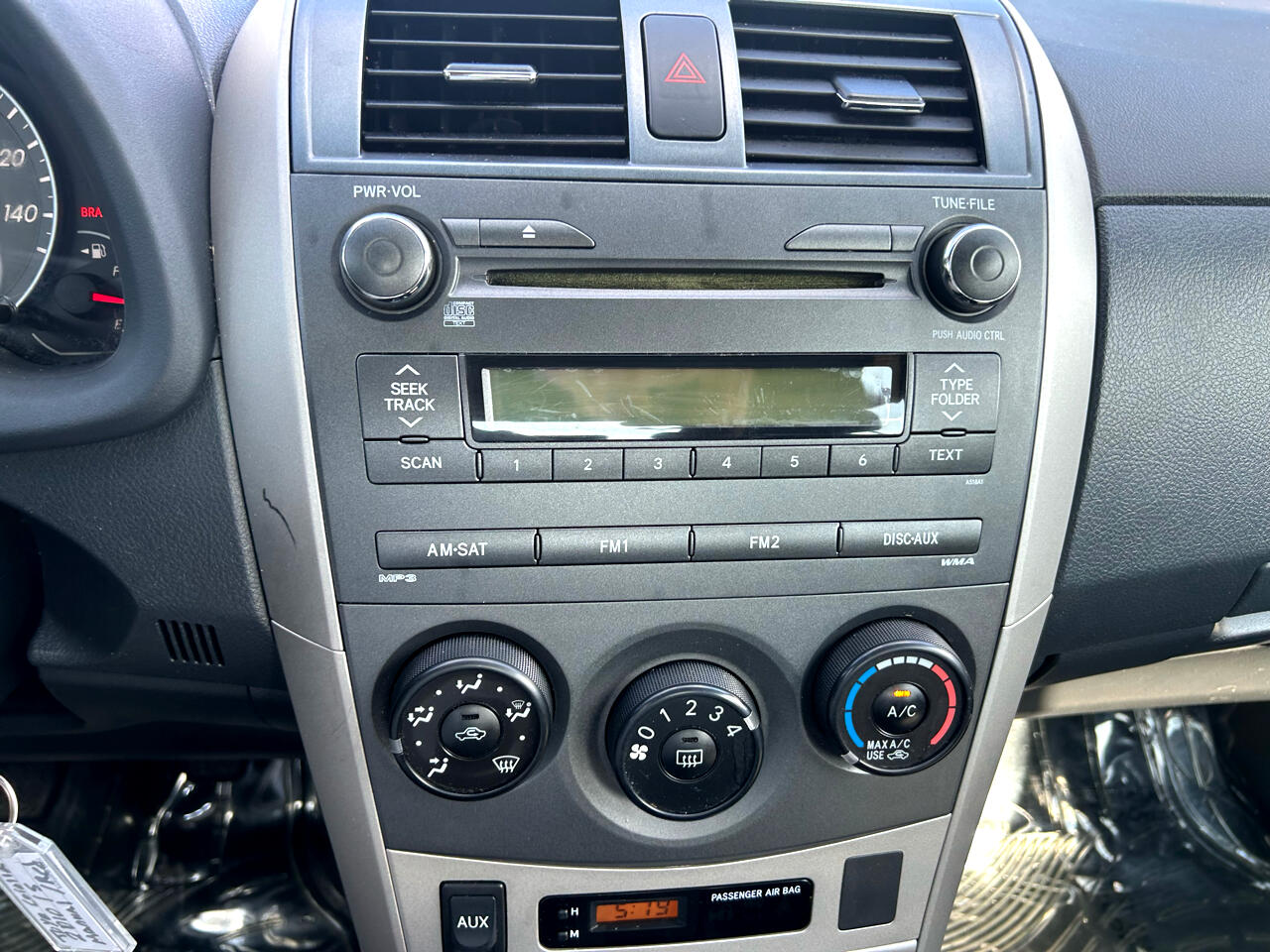 Toyota Corolla 4dr Sdn Man (Natl) 2010 Toyota Corolla 4dr Sdn Man (Natl) 2010