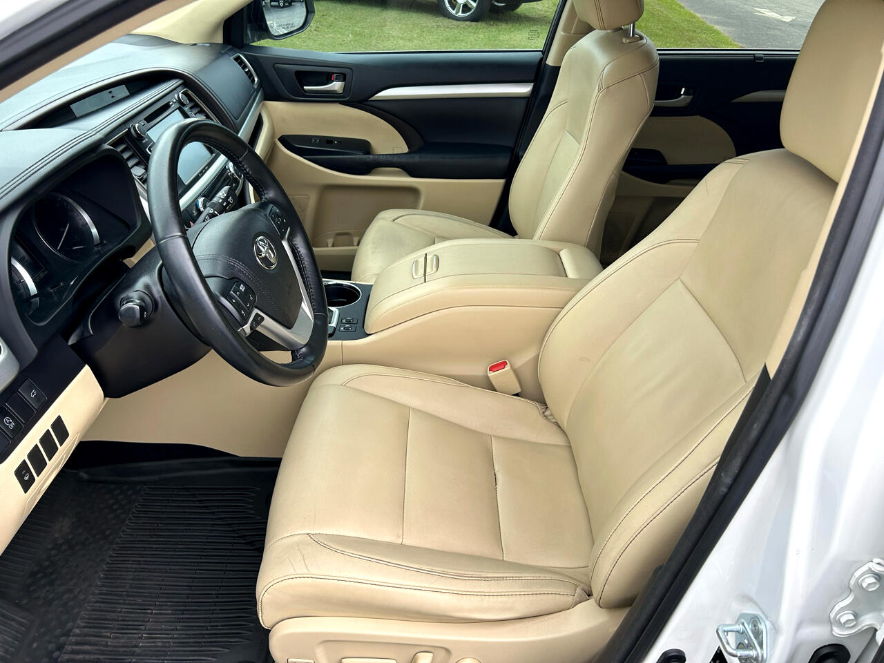 Toyota Highlander XLE V6 AWD (Natl) 2017 Toyota Highlander XLE V6 AWD (Natl) 2017