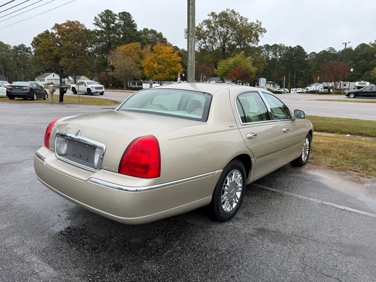 Lincoln Town Car 4dr Sdn Designer Series 2006 Lincoln Town Car 4dr Sdn Designer Series 2006