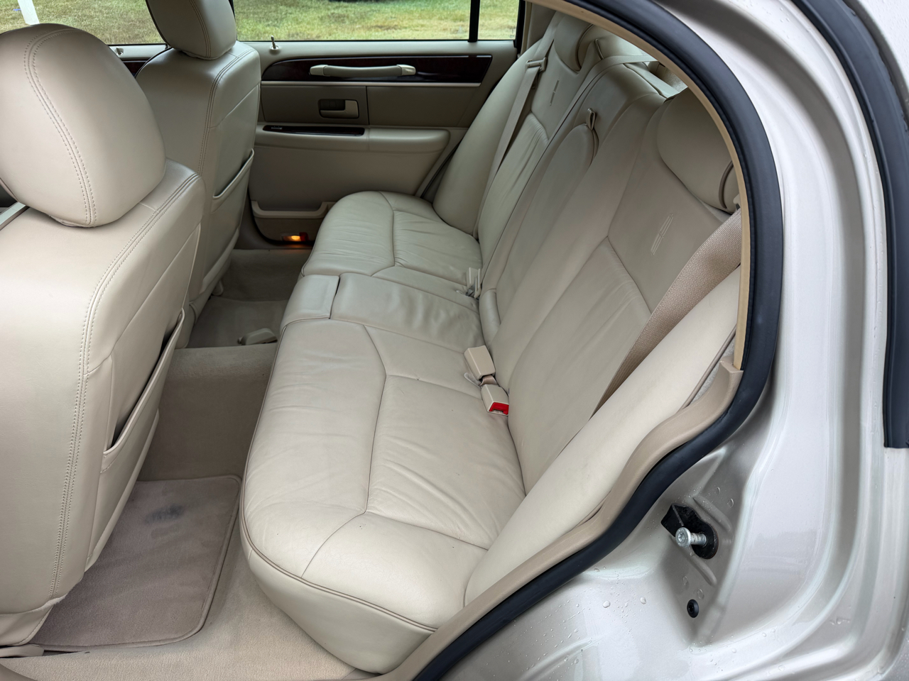 Lincoln Town Car 4dr Sdn Designer Series 2006 Lincoln Town Car 4dr Sdn Designer Series 2006