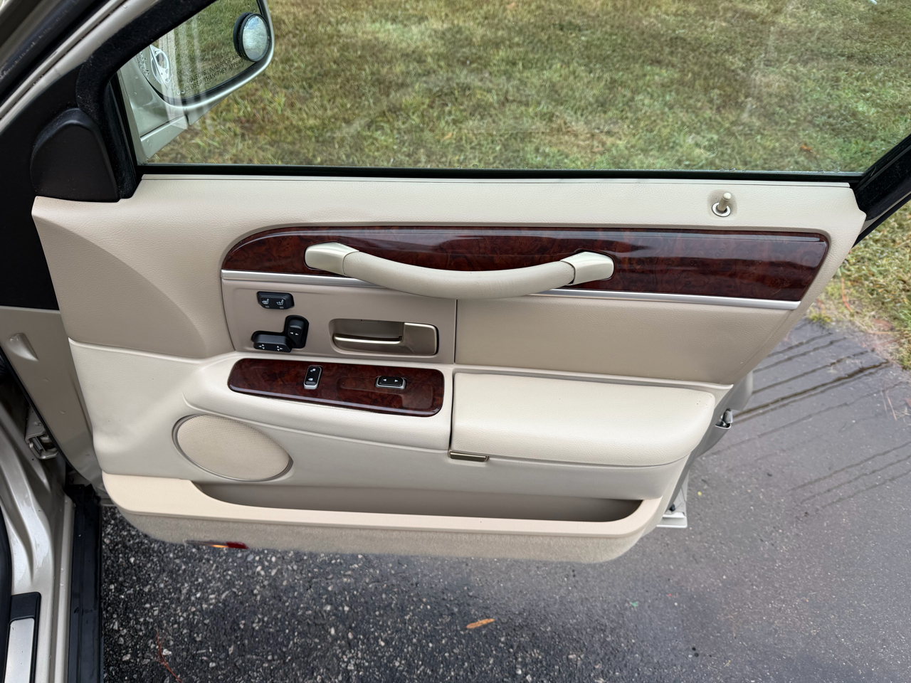 Lincoln Town Car 4dr Sdn Designer Series 2006 Lincoln Town Car 4dr Sdn Designer Series 2006