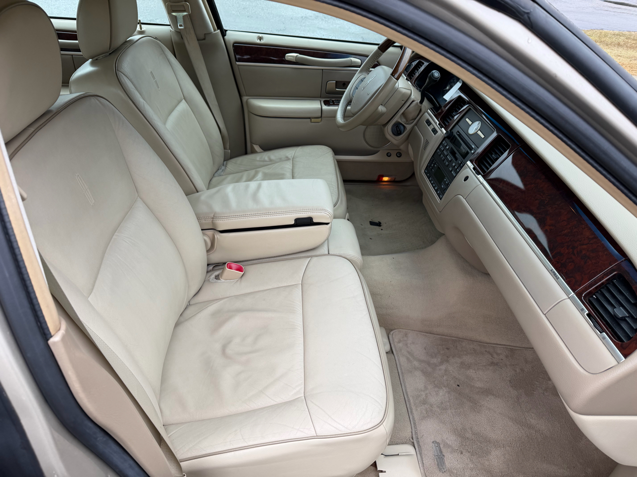 Lincoln Town Car 4dr Sdn Designer Series 2006 Lincoln Town Car 4dr Sdn Designer Series 2006