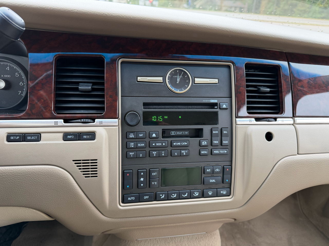 Lincoln Town Car 4dr Sdn Designer Series 2006 Lincoln Town Car 4dr Sdn Designer Series 2006