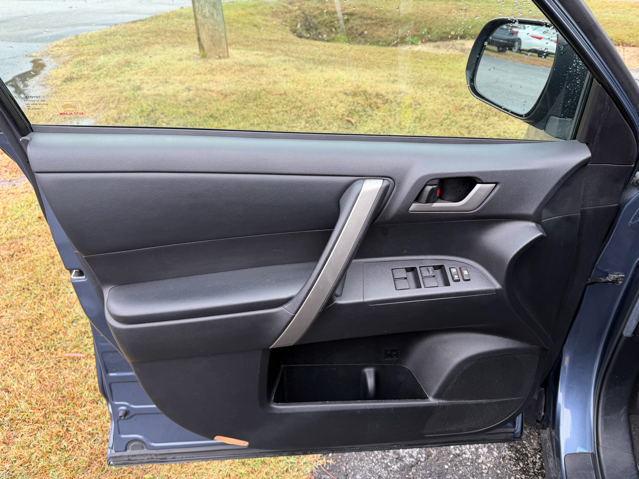 Toyota Highlander 4WD 4dr V6 (Natl) 2013 Toyota Highlander 4WD 4dr V6 (Natl) 2013