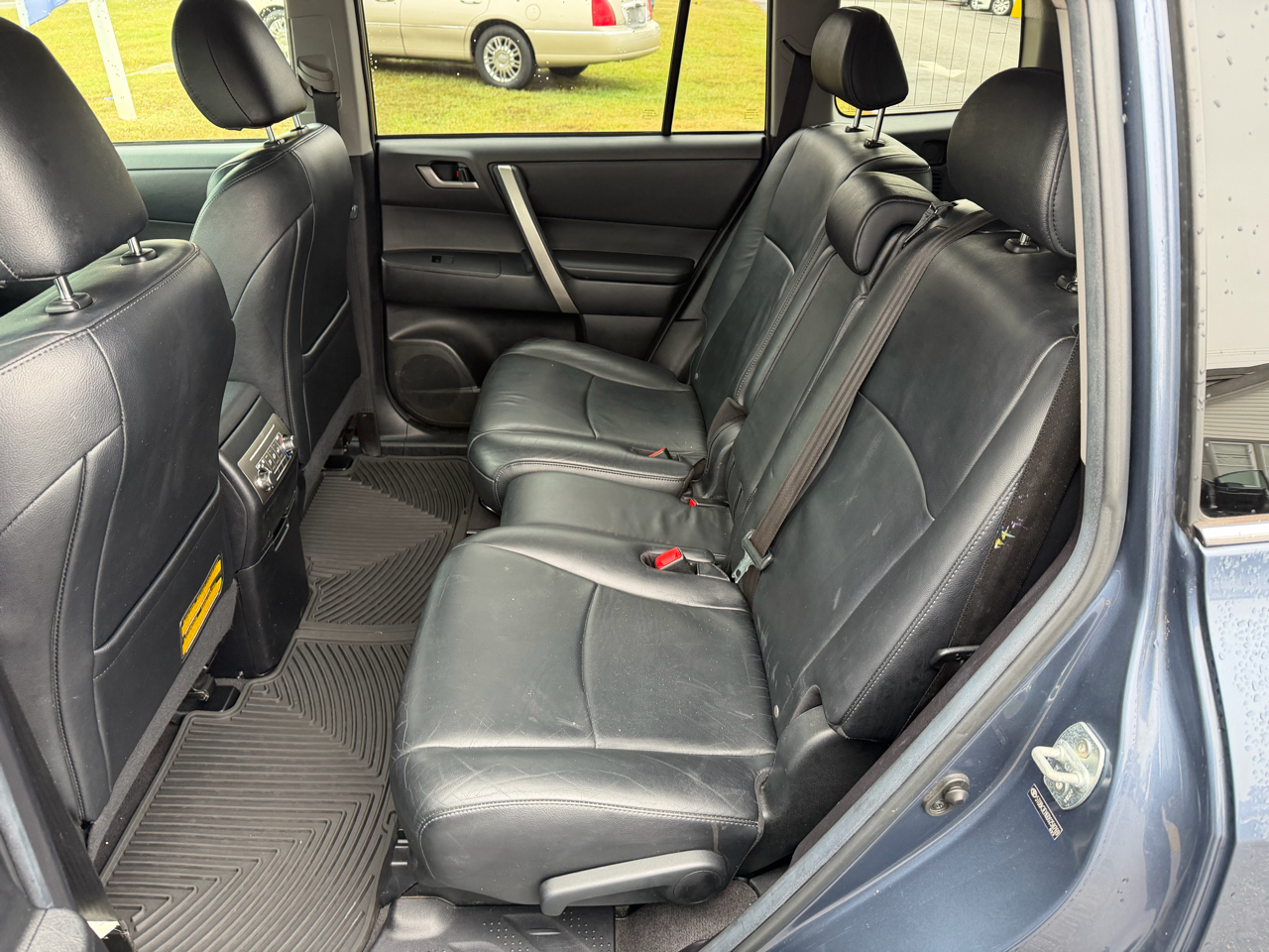 Toyota Highlander 4WD 4dr V6 (Natl) 2013 Toyota Highlander 4WD 4dr V6 (Natl) 2013