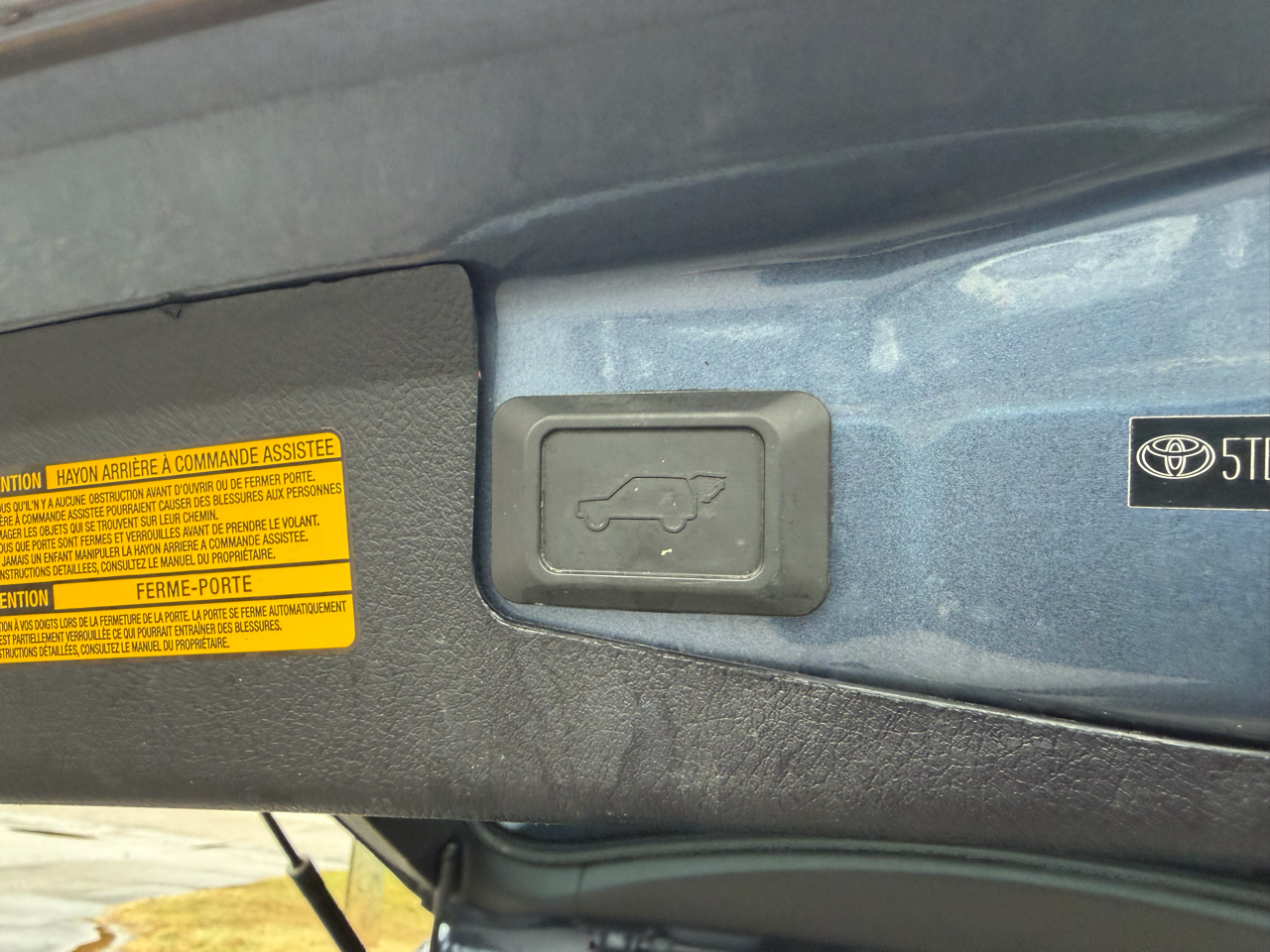 Toyota Highlander 4WD 4dr V6 (Natl) 2013 Toyota Highlander 4WD 4dr V6 (Natl) 2013