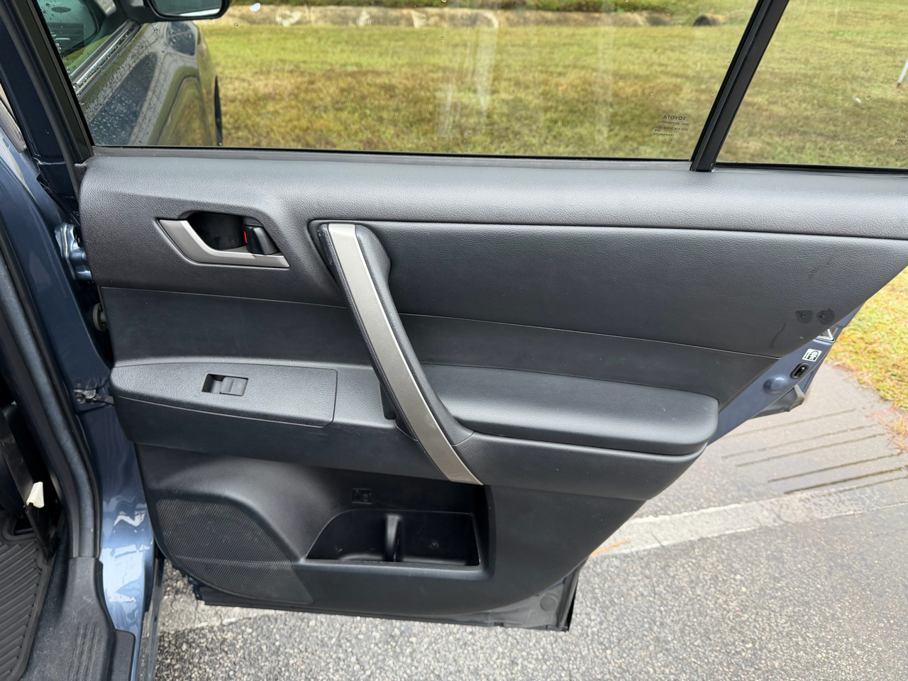 Toyota Highlander 4WD 4dr V6 (Natl) 2013 Toyota Highlander 4WD 4dr V6 (Natl) 2013