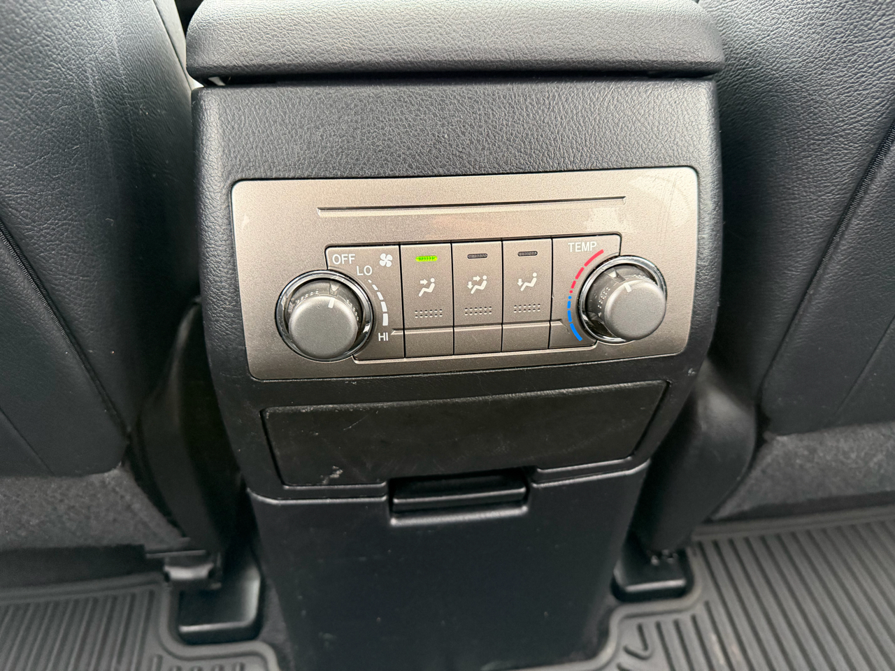 Toyota Highlander 4WD 4dr V6 (Natl) 2013 Toyota Highlander 4WD 4dr V6 (Natl) 2013