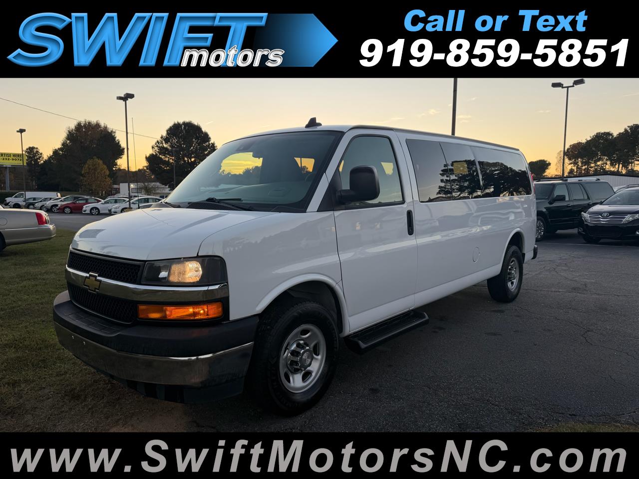 2019 Chevrolet Express Passenger RWD 3500 155" LT