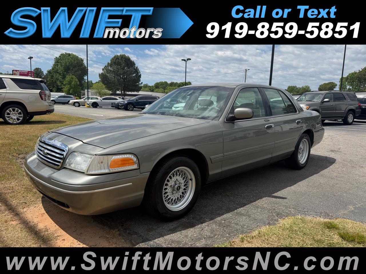 2001 Ford Crown Victoria 4dr Sdn LX