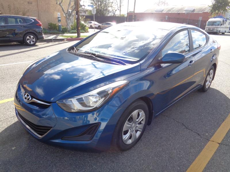 Hyundai Elantra SE 6AT 2016