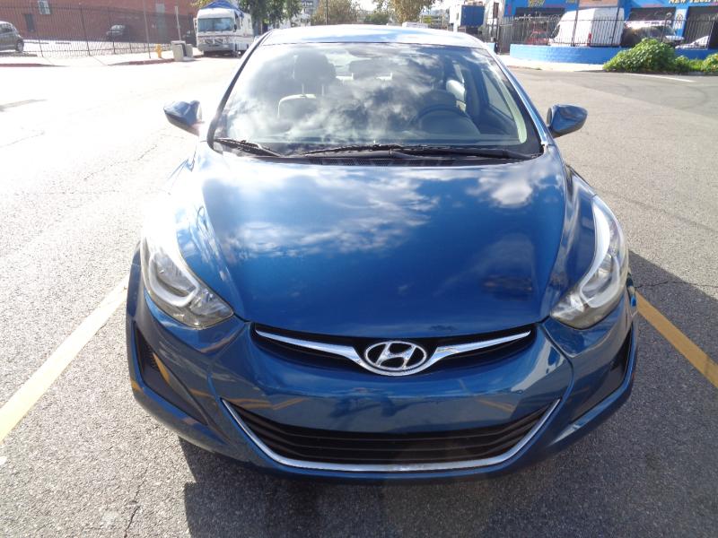 Hyundai Elantra SE 6AT 2016