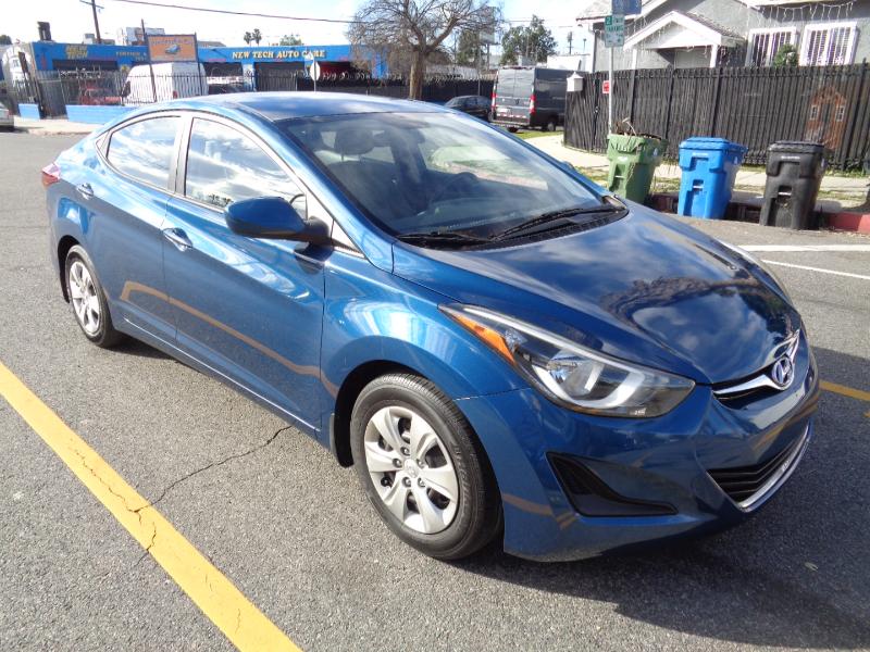 Hyundai Elantra SE 6AT 2016