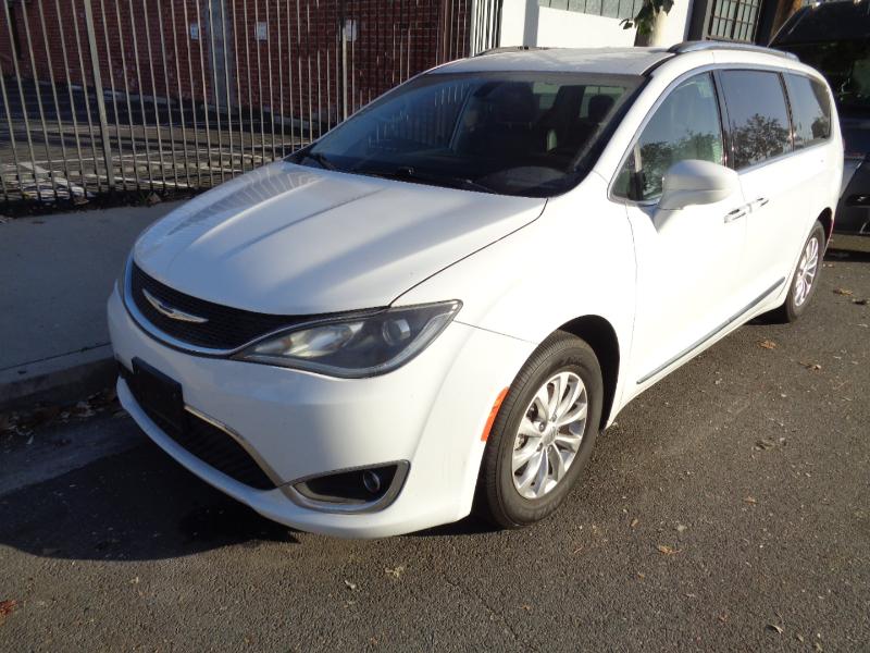 2018 Chrysler Pacifica Touring-L