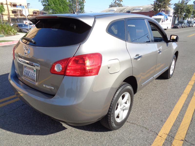 Nissan Rogue S FWD Krom Edition 2012