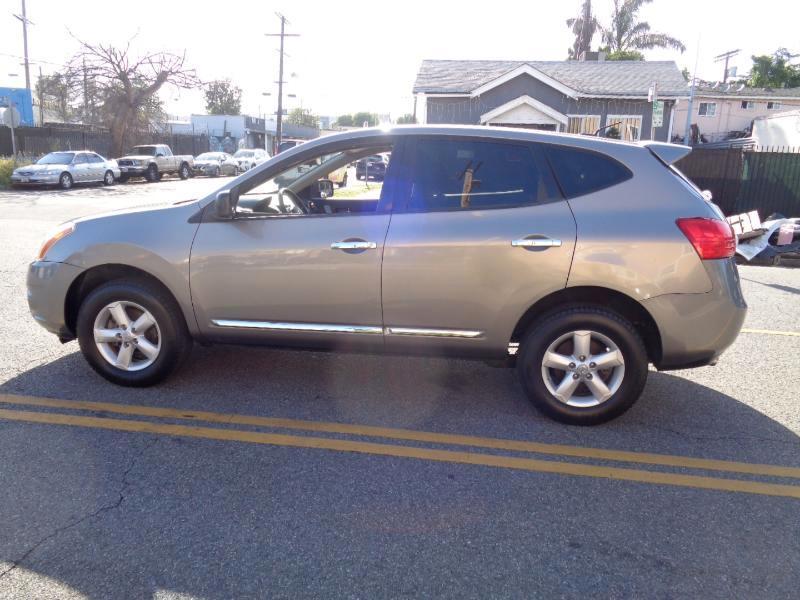 Nissan Rogue S FWD Krom Edition 2012