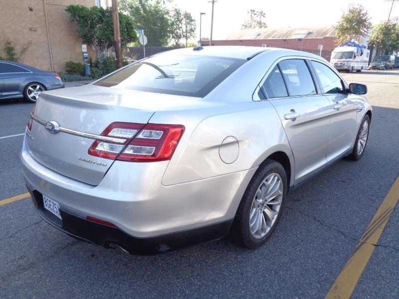 Ford Taurus Limited FWD 2017