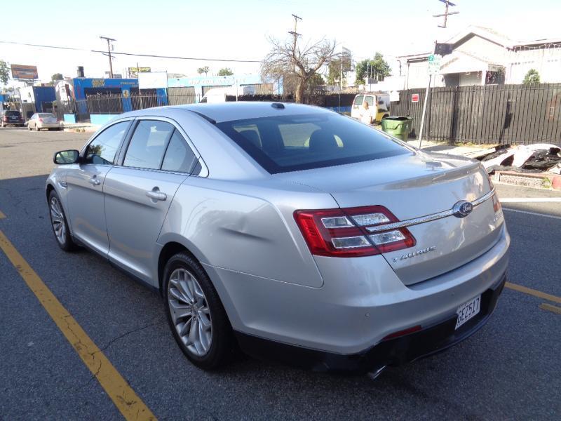 Ford Taurus Limited FWD 2017