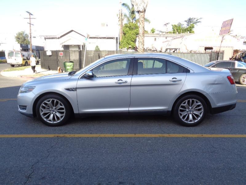 Ford Taurus Limited FWD 2017