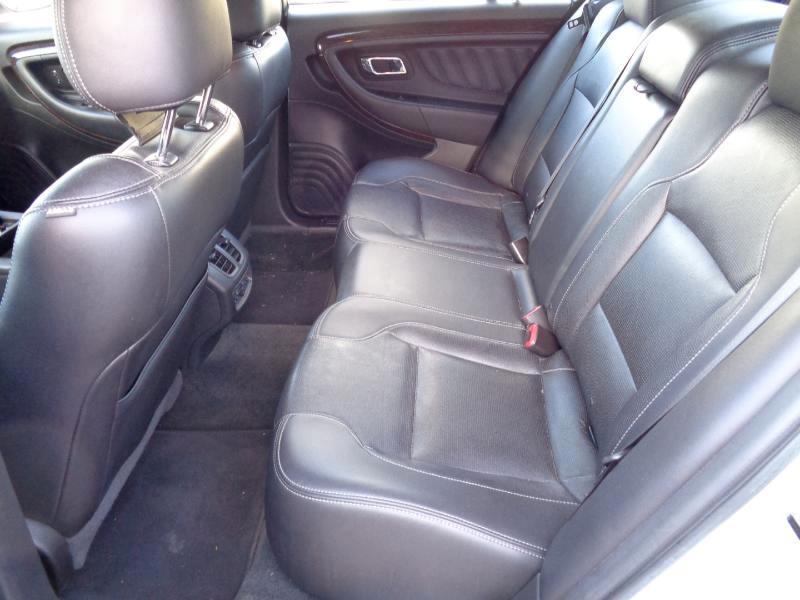 Ford Taurus Limited FWD 2017