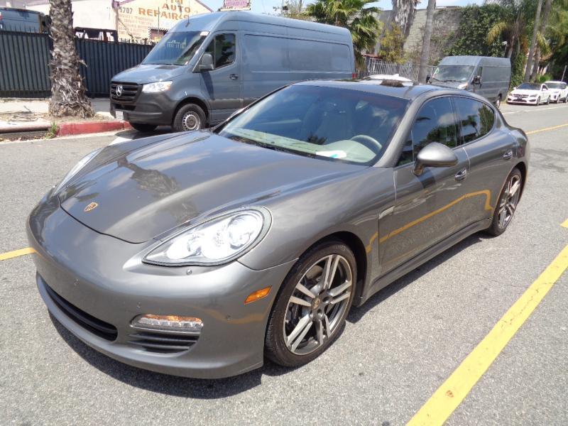 Porsche Panamera 4 2013