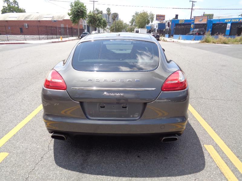 Porsche Panamera 4 2013