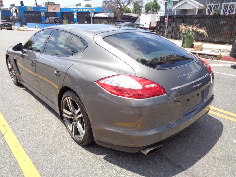 Porsche Panamera 4 2013