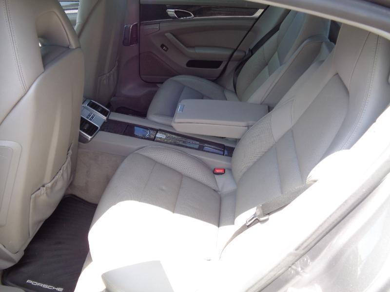 Porsche Panamera 4 2013