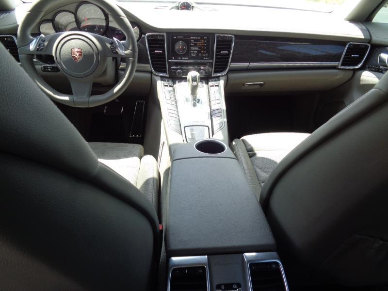 Porsche Panamera 4 2013