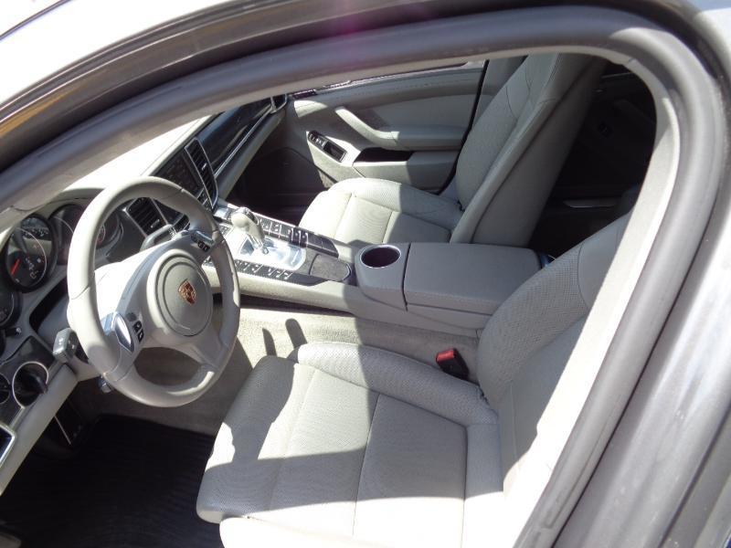 Porsche Panamera 4 2013