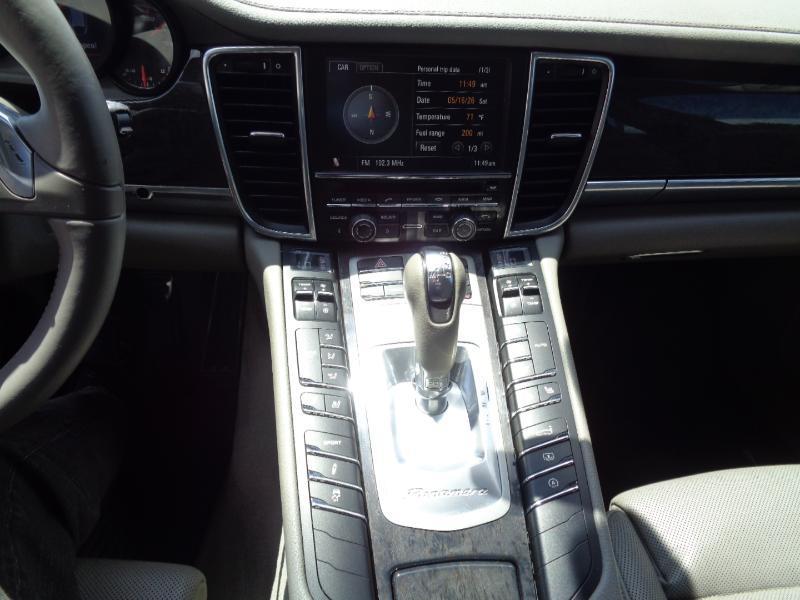 Porsche Panamera 4 2013