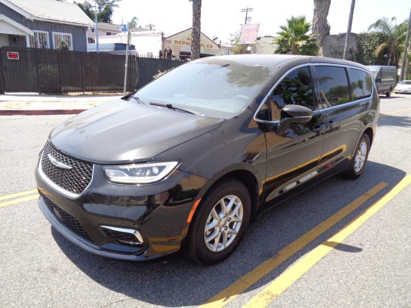 Chrysler Pacifica Touring FWD 2025
