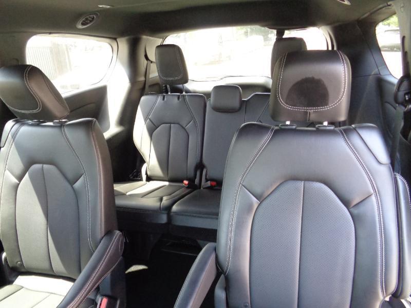 Chrysler Pacifica Touring FWD 2025