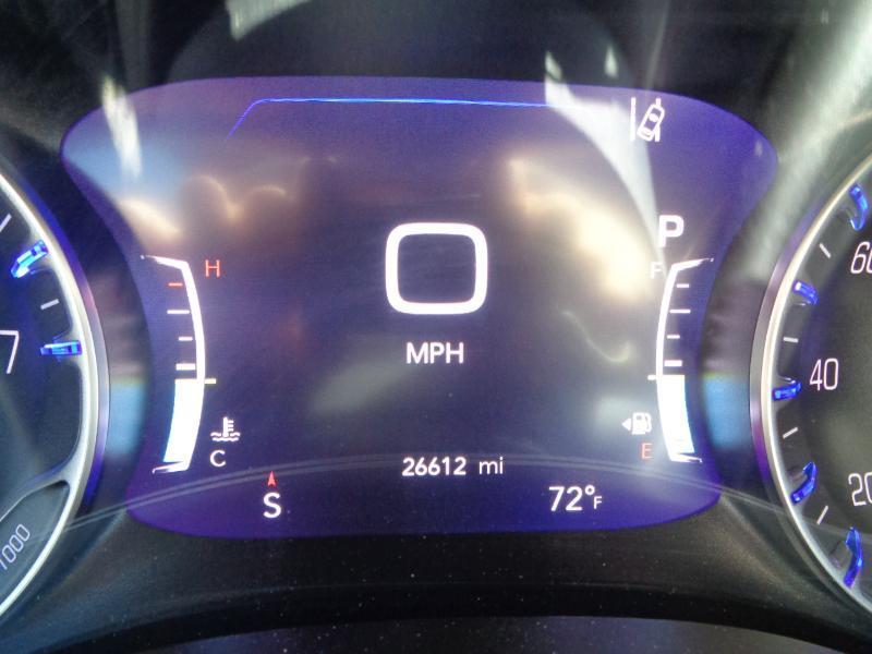 Chrysler Pacifica Touring FWD 2025