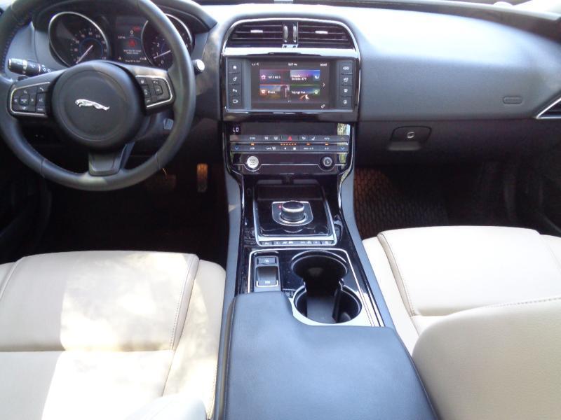 Jaguar XE 35t Premium 2017