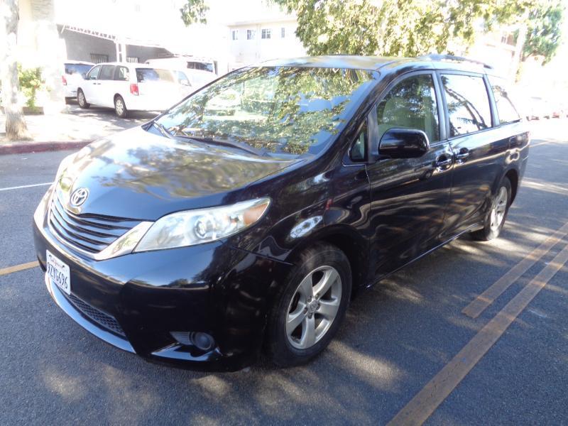 Toyota Sienna LE FWD 8-Passenger V6 2014