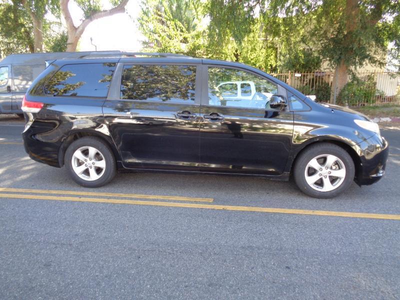 Toyota Sienna LE FWD 8-Passenger V6 2014