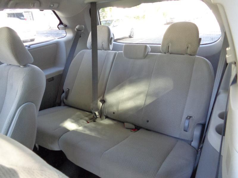 Toyota Sienna LE FWD 8-Passenger V6 2014