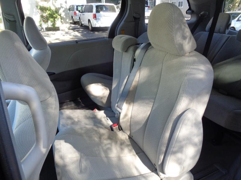 Toyota Sienna LE FWD 8-Passenger V6 2014