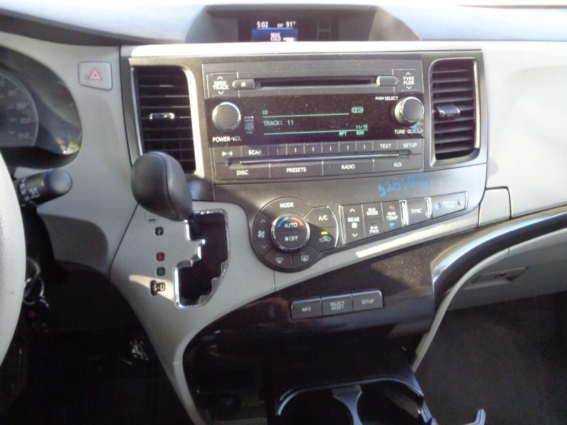 Toyota Sienna LE FWD 8-Passenger V6 2014