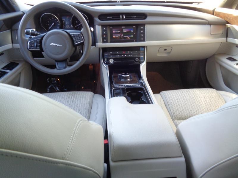 Jaguar XF-Series 35t Prestige 2017