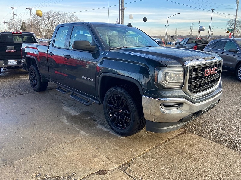 GMC Sierra 1500 Base Double Cab 4WD 2017