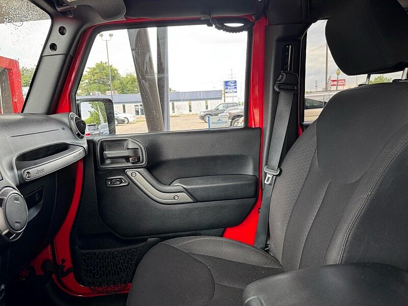2015 Jeep Wrangler Unlimited Sport photo 18
