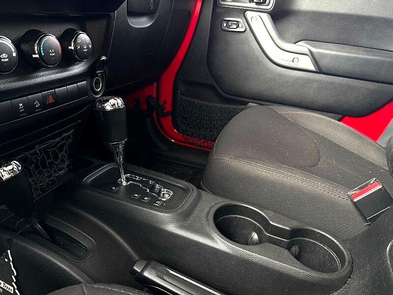 2015 Jeep Wrangler Unlimited Sport photo 19