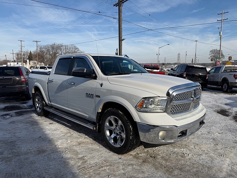 RAM 1500 Laramie Crew Cab SWB 4WD 2017