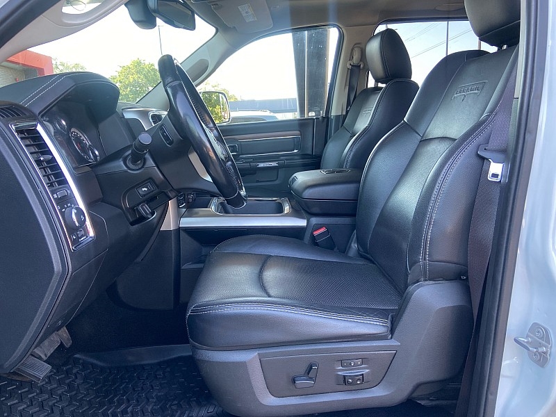 RAM 1500 Laramie Crew Cab SWB 4WD 2017