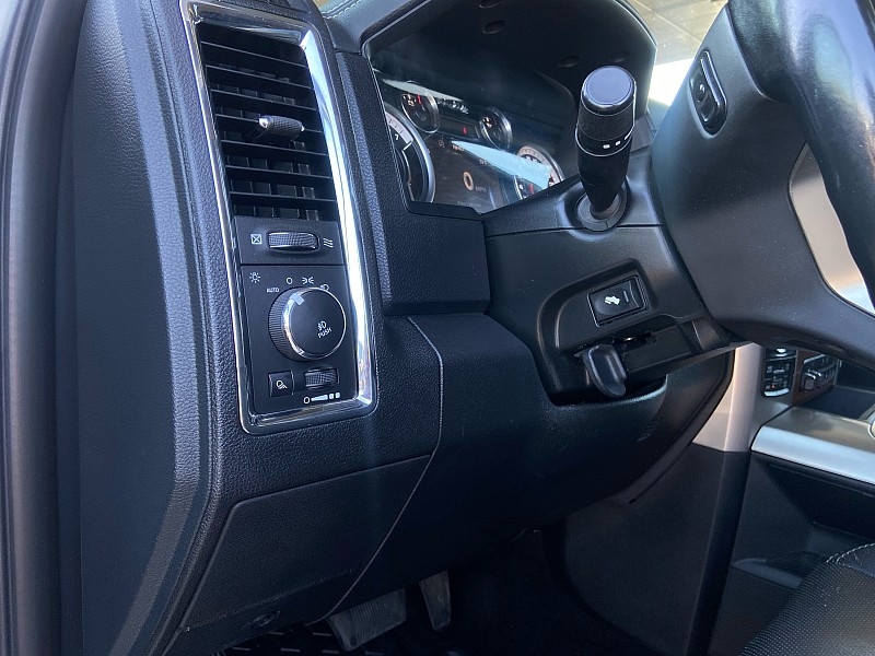 RAM 1500 Laramie Crew Cab SWB 4WD 2017